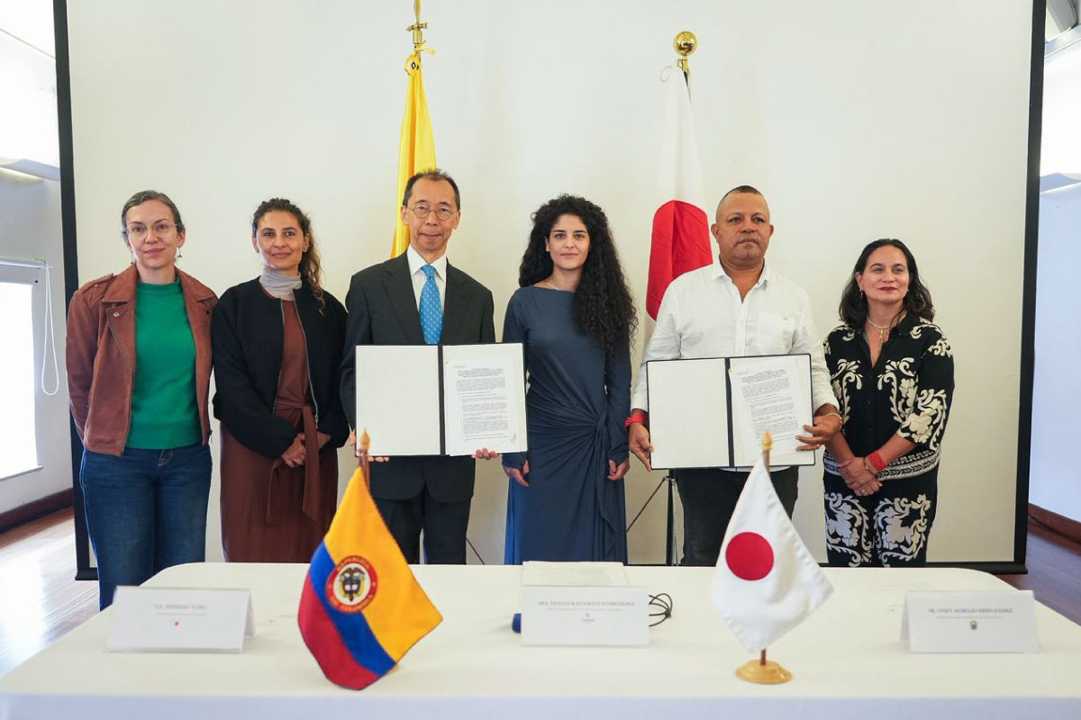 Colombia, Japón - Biblioteca pública