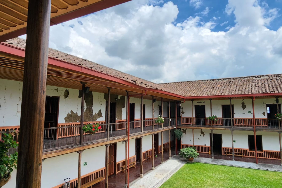 SANTA ROSA Escuela Apostolica