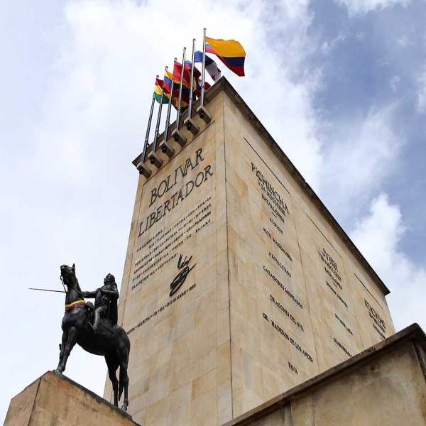 Escultura de Bolívar, del Monumento de los Héroes, fue protegida por el Ministerio de Cultura