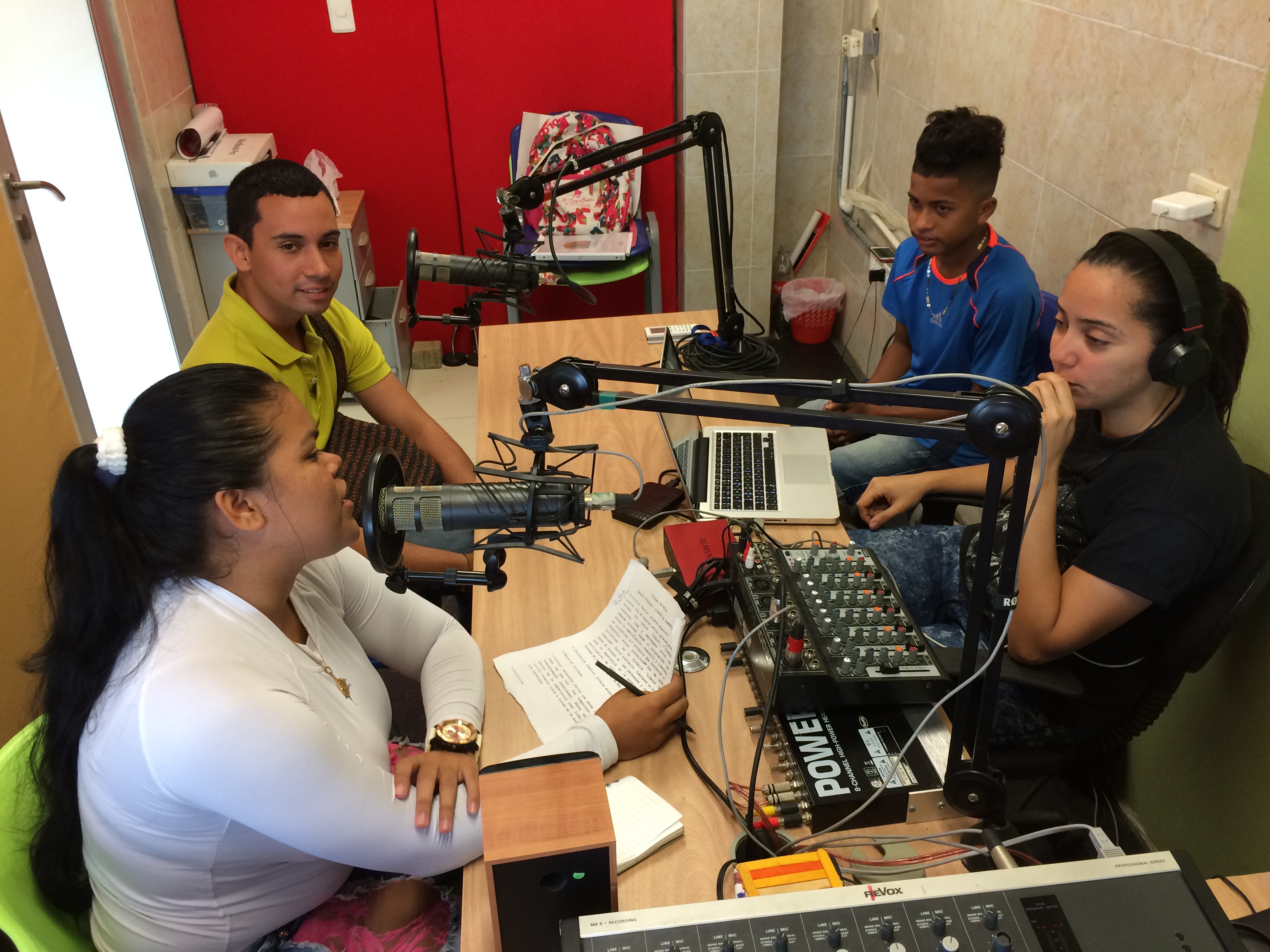 Los Santanderes y Boyacá también cuentan con emisoras comunitarias que trabajarán por la paz 