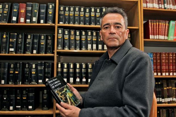 Evelio Rosero gana Premio Nacional de Novela con La carroza de Bolívar